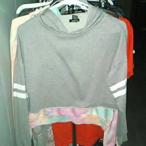 Gray cropped shirt